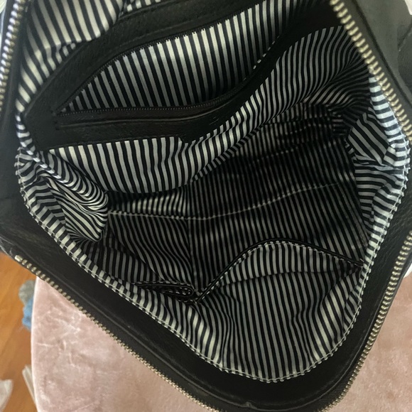 Danier Black Leather Purse - Shoulder Bag - Picture 8 of 10